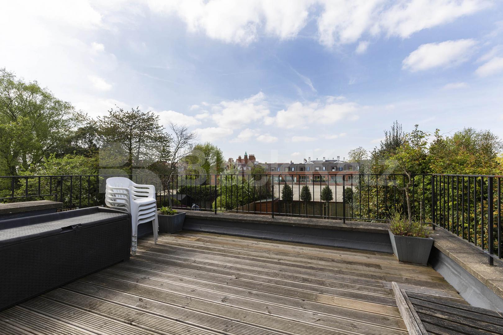 Spacious three double bedroom property with terrace Ferncroft Avenue, Hampstead
